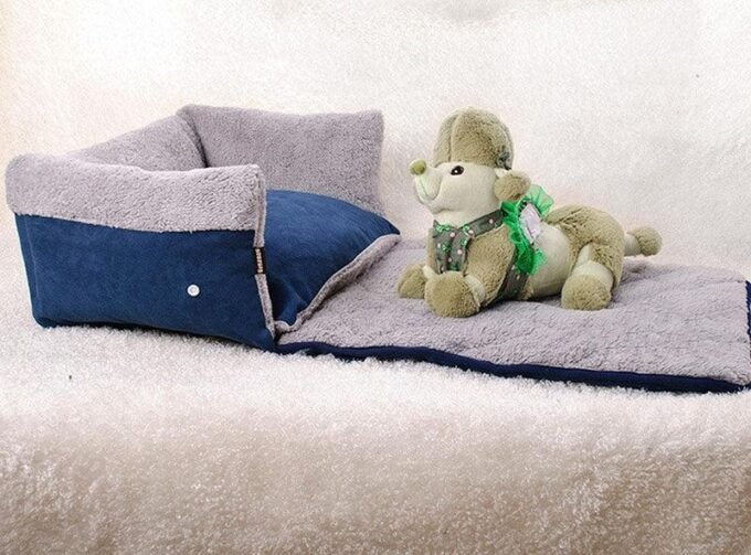 Luxury Haven Pet Retreat: Convertible Bed With Blanket - Image 2